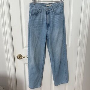 Levi’s high waisted super soft jeans size 28 straight